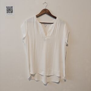 NWT Reitmans White V-Neck Blouse